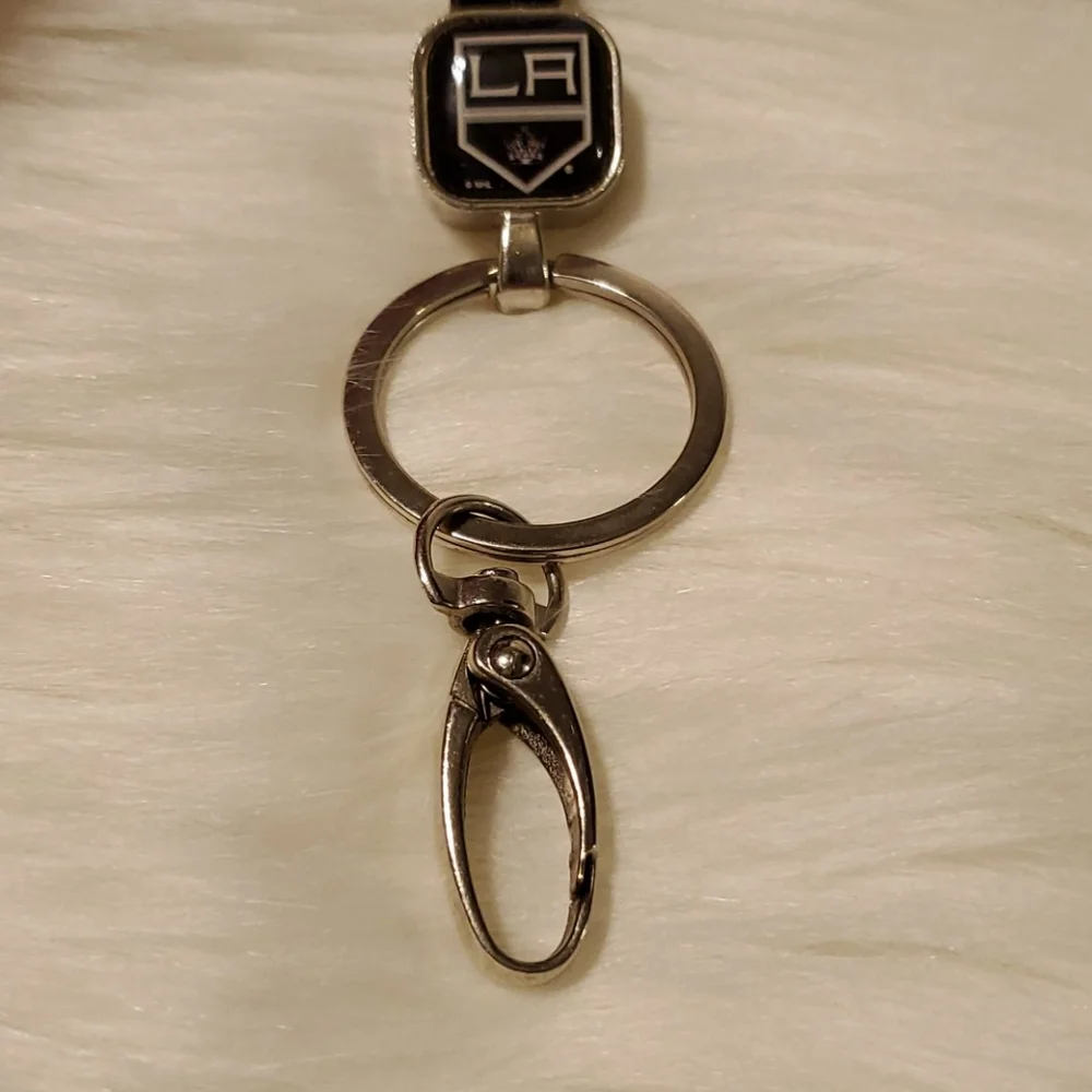 LA Kings Key Chain Silver Black with Black Rinestones